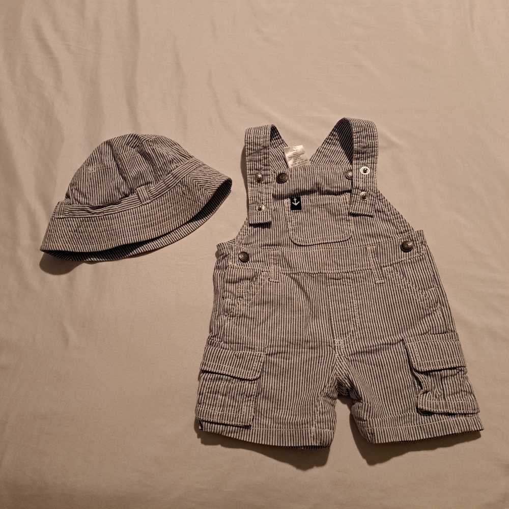 Gymboree boys 0-3 months shortall and bucket hat blue & white striped